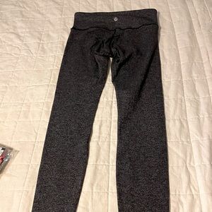 Lululemon leggings size 4